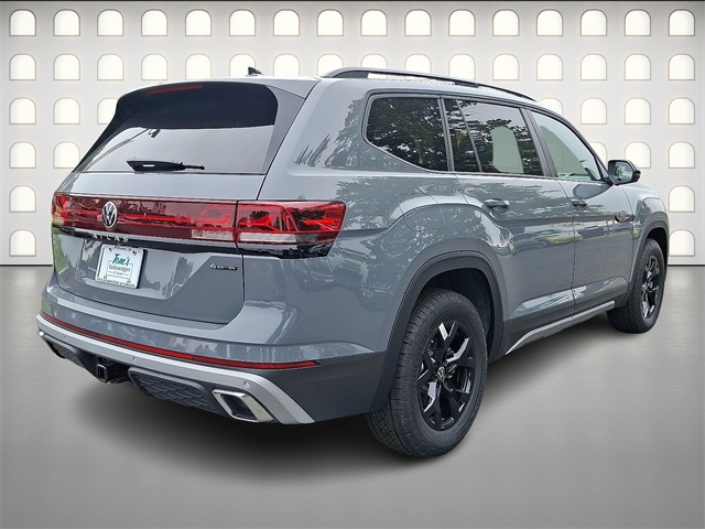 2025 Volkswagen Atlas Peak Edition SE photo 3