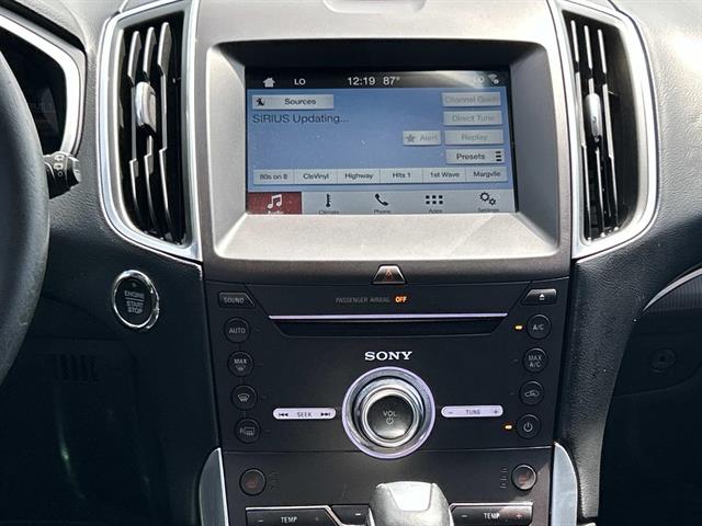2017 Ford Edge Titanium photo 14