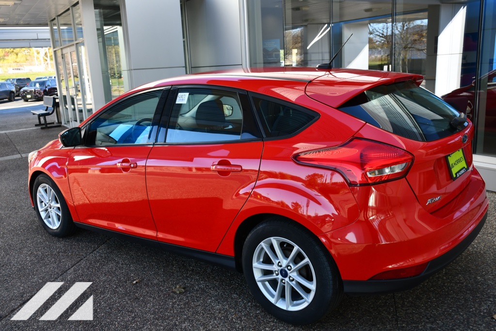 2017 Ford Focus SE photo 4