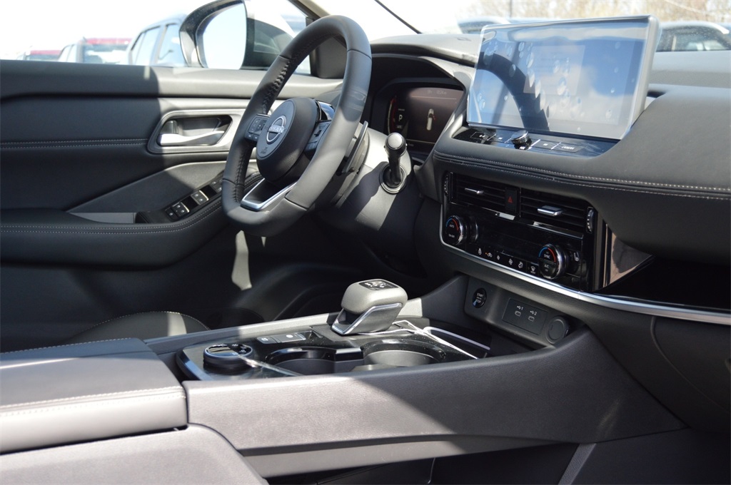 New 2024 Nissan Rogue SL Crossover in Lindenhurst N23389 Zeigler