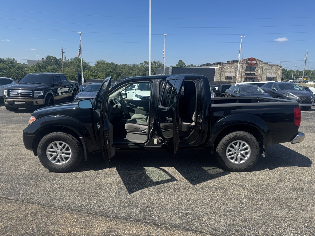 2019 Nissan Frontier SV photo 4
