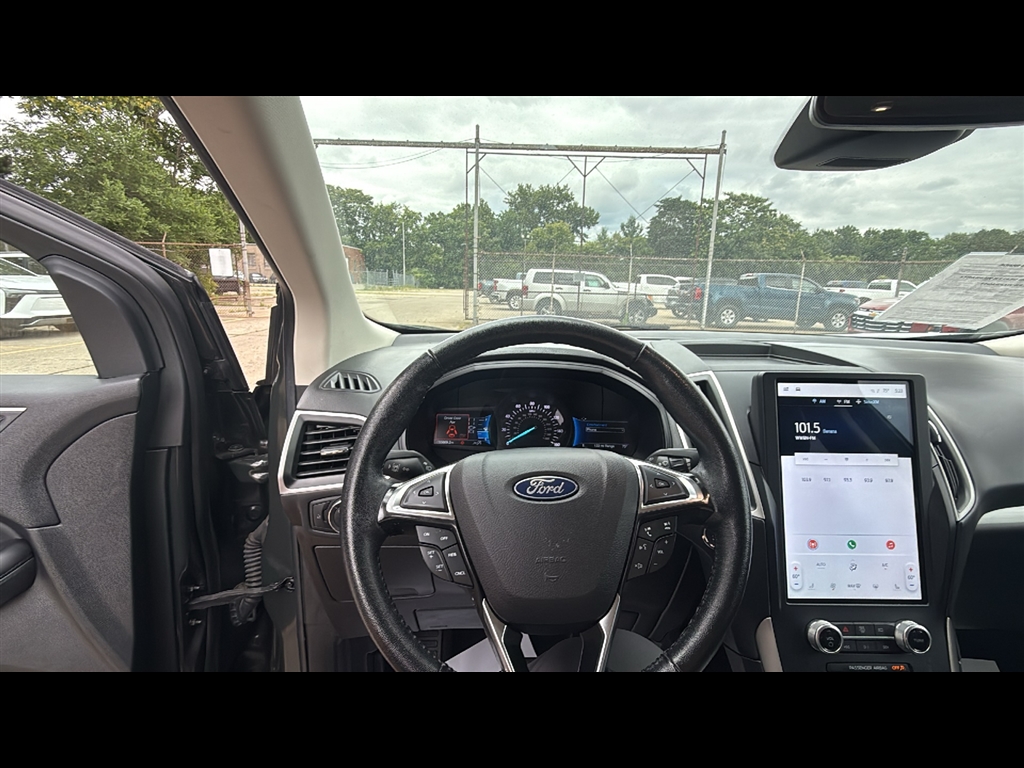 2023 Ford Edge SEL photo 11