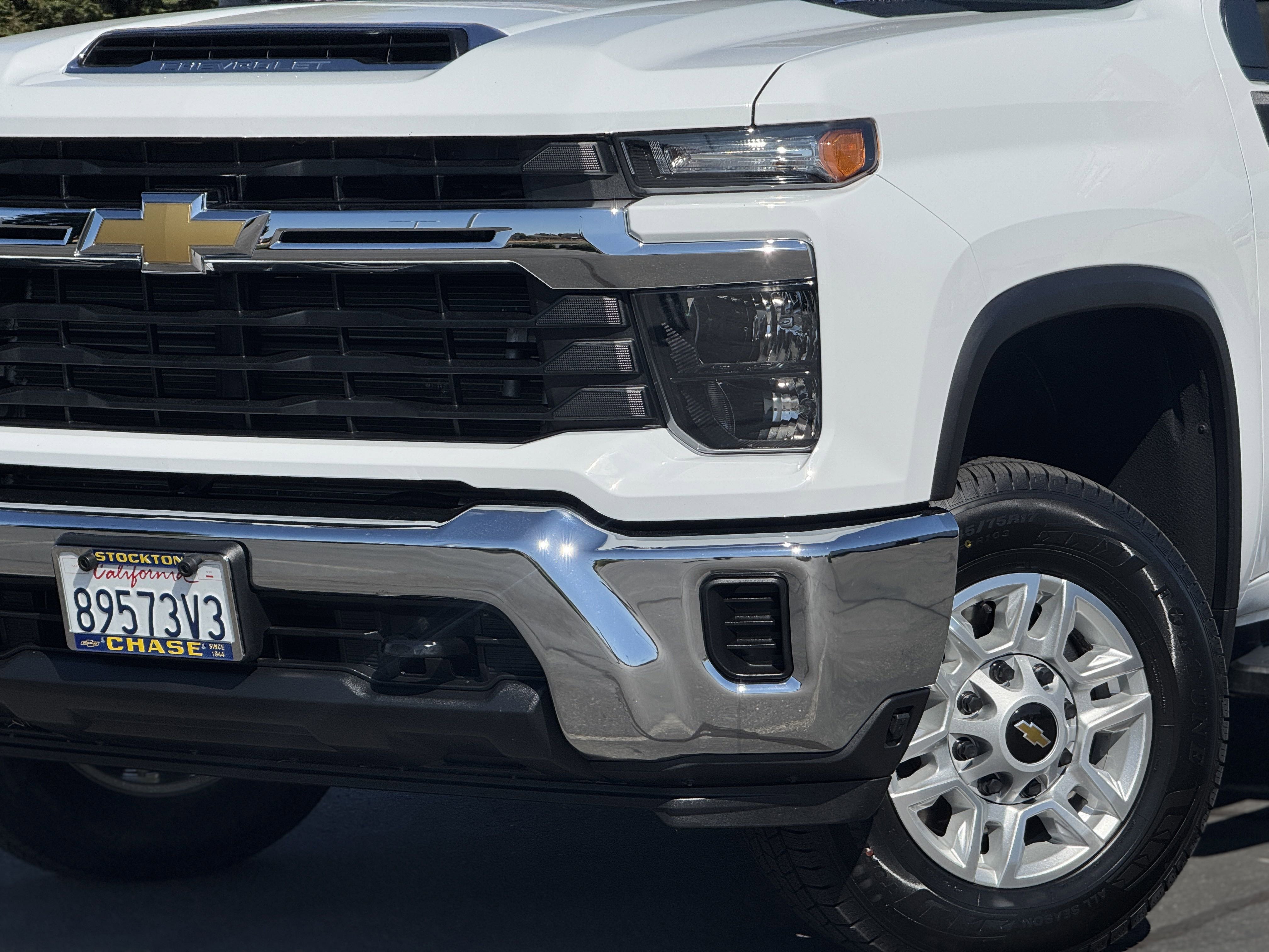 2024 Chevrolet Silverado 2500HD LT photo 3