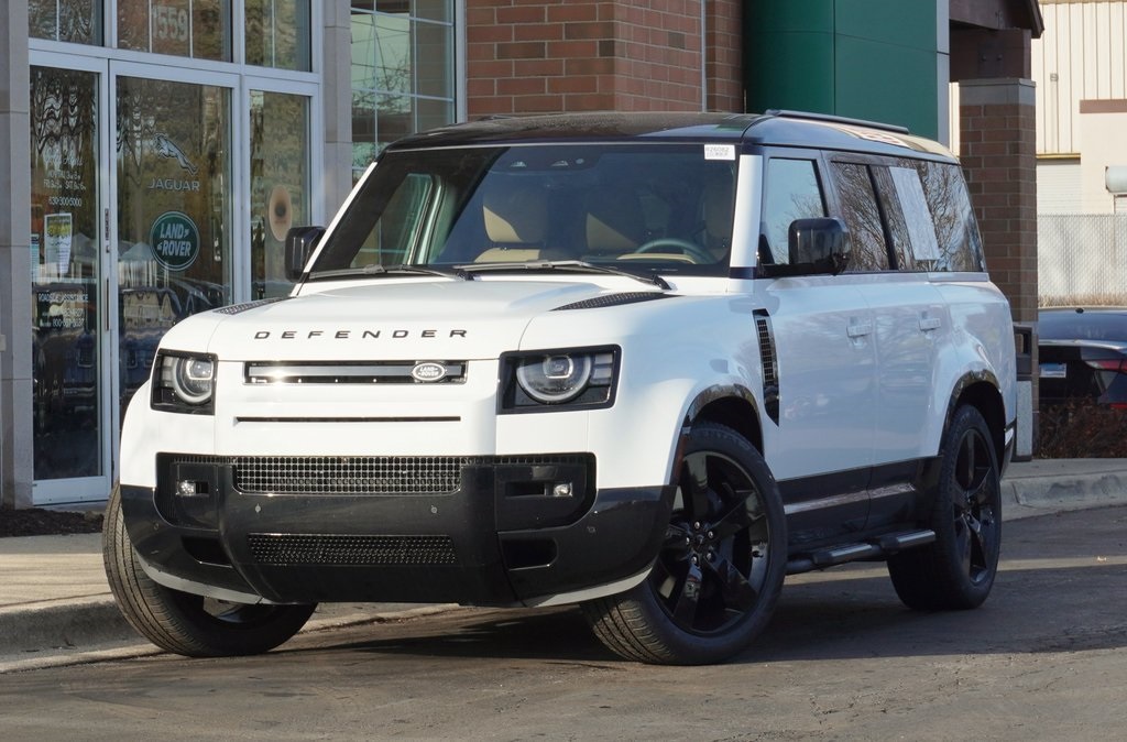 2026 Land Rover Defender X-Dynamic SE's photo