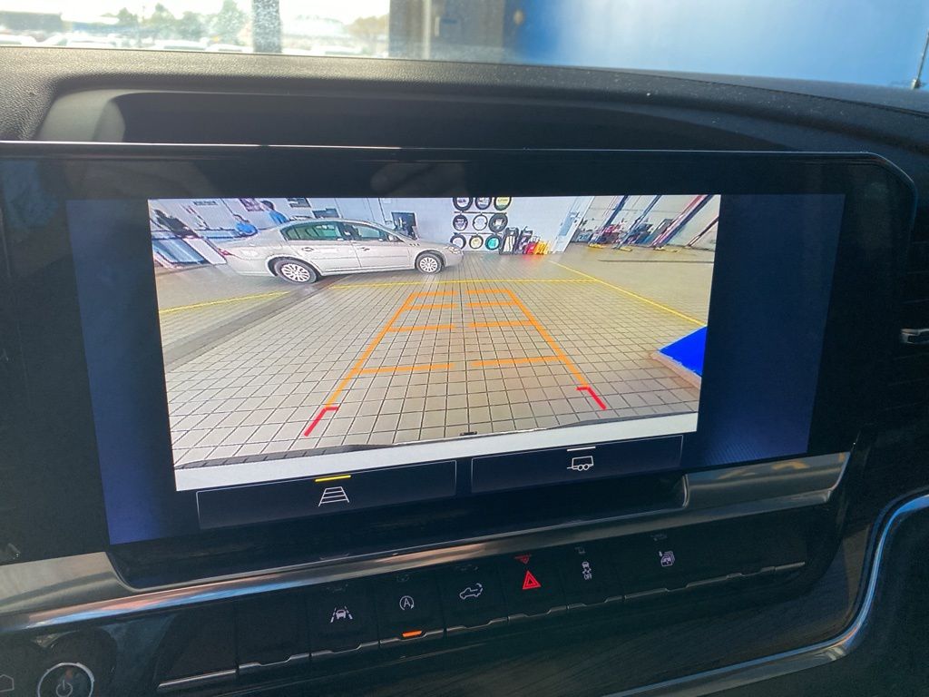 2025 Chevrolet Silverado 1500 LT photo 3