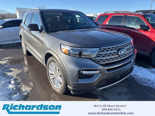 2023 Ford Explorer Limited's photo
