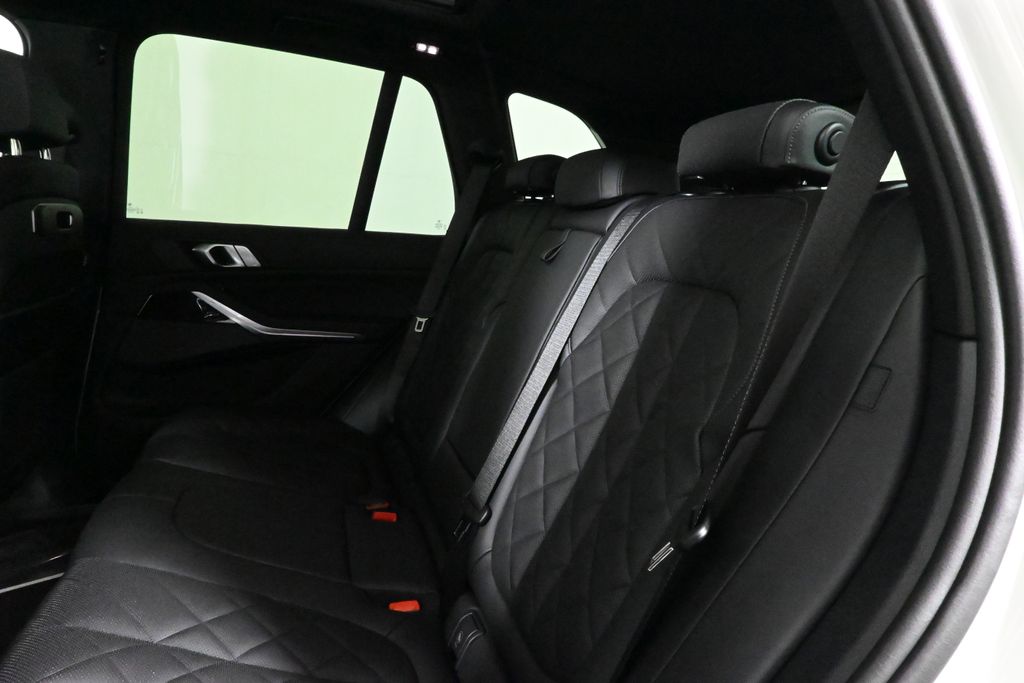 2026 Bmw X5 xDrive40i photo 3