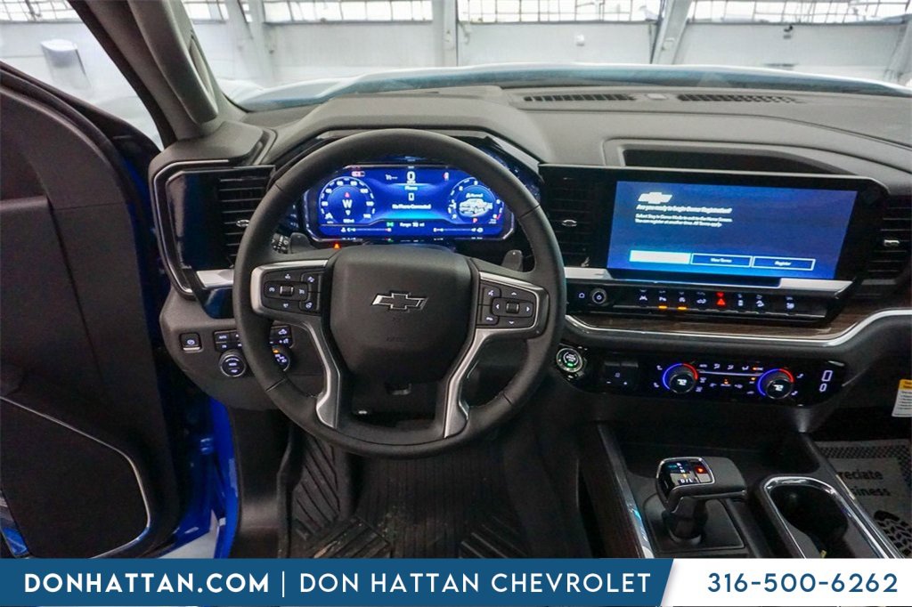 2025 Chevrolet Silverado 1500 RST photo 3