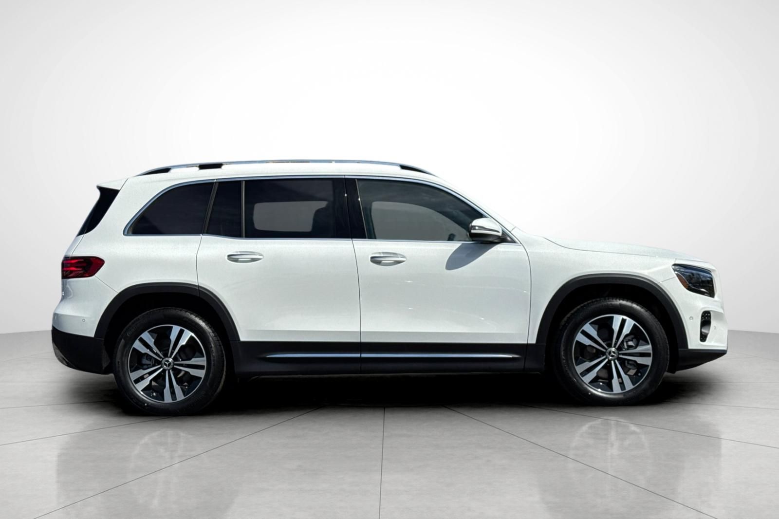 2025 Mercedes Benz GLB 250 photo 26