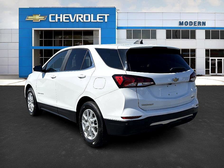 2023 Chevrolet Equinox LT photo 3