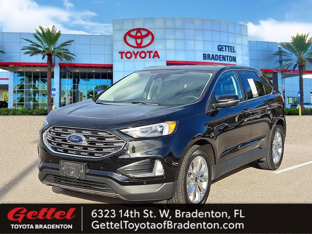 2024 Ford Edge Titanium's photo