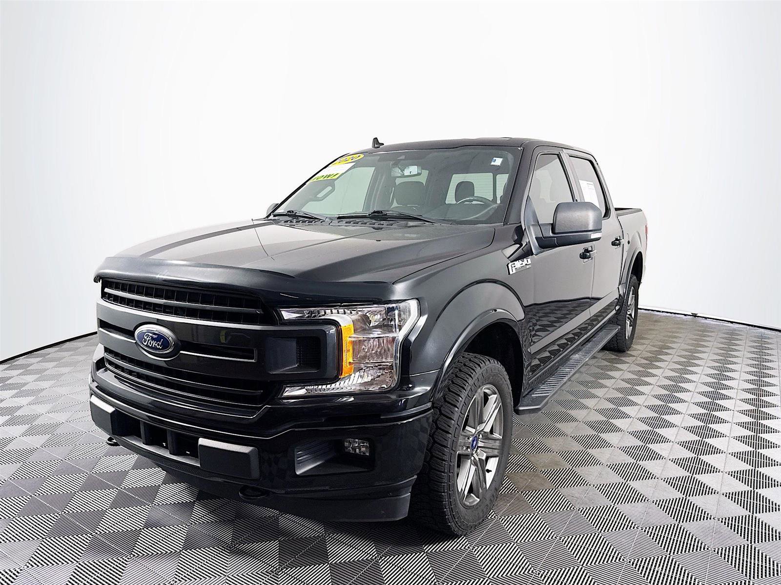 2020 Ford F-150 XLT photo 2