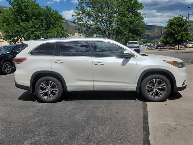 Used 2016 Toyota Highlander XLE with VIN 5TDJKRFHXGS279092 for sale in Glenwood Springs, CO