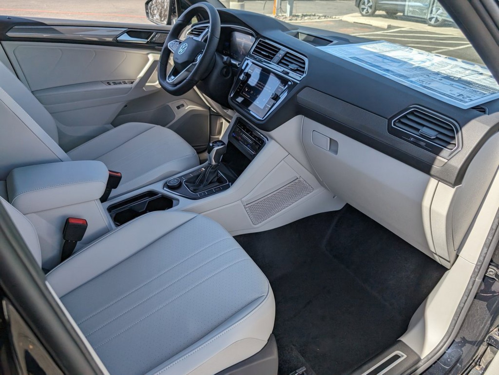 New 2024 Deep Black Pearl Effect Volkswagen 2.0T SE R-Line Black image 26