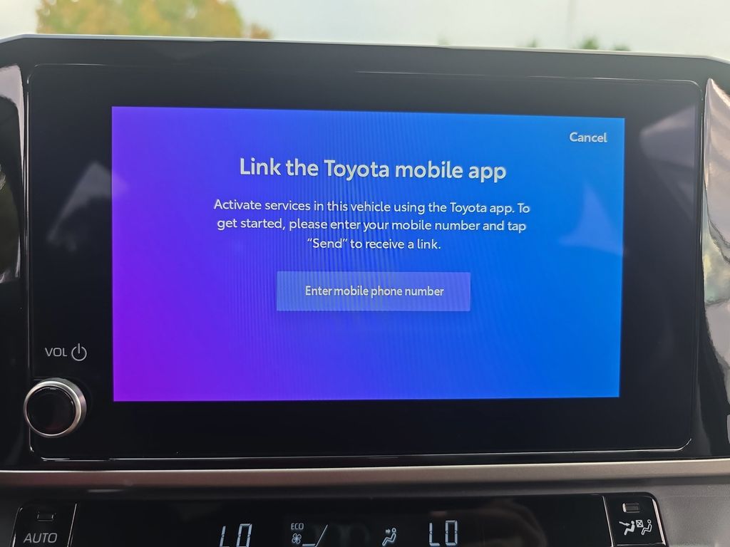 2025 Toyota Camry SE photo 23
