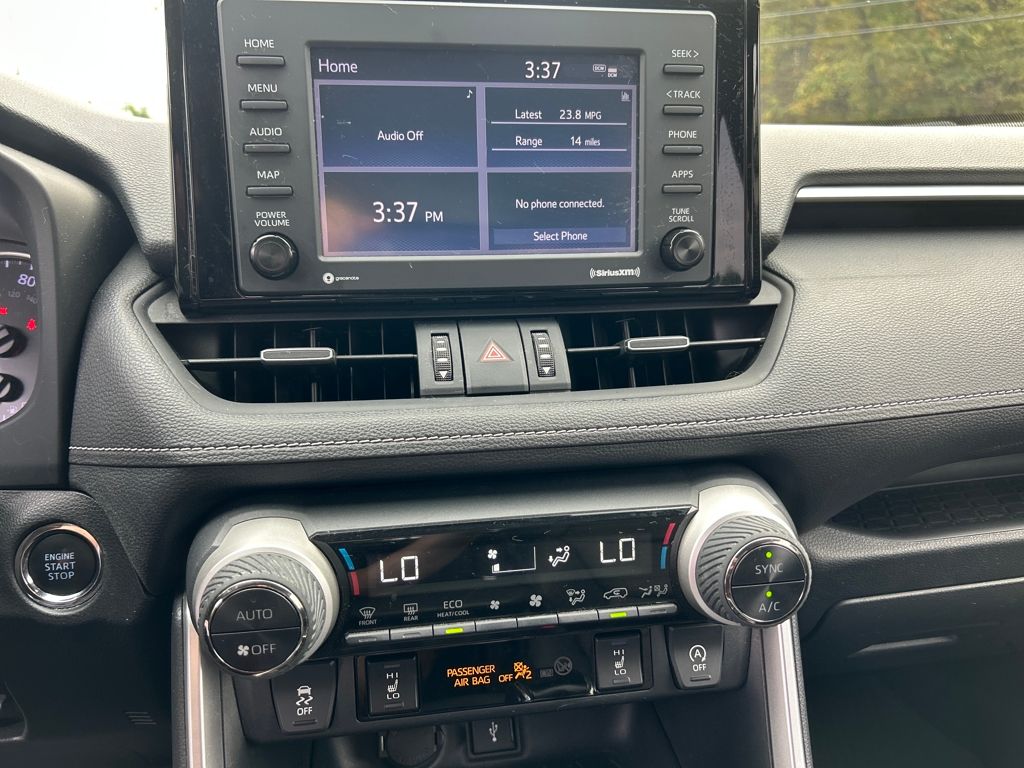 2020 Toyota RAV4 XLE Premium photo 18