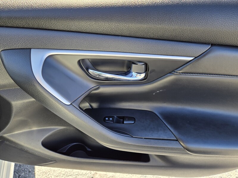 2015 Nissan Altima 2.5 S photo 13