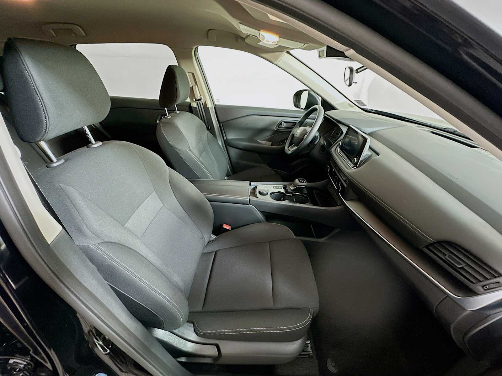2025 Nissan Rogue S photo 26