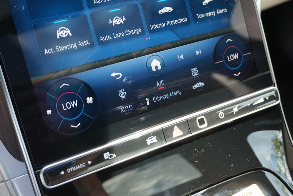 2025 Mercedes Benz C 300 photo 34