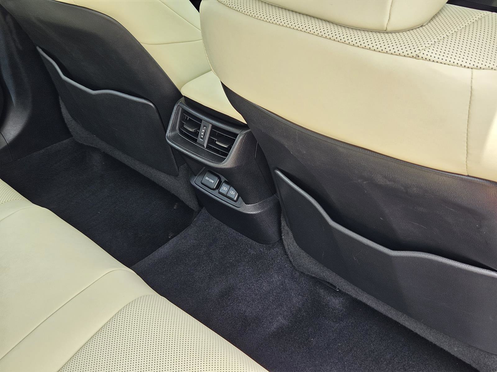 2022 Lexus ES 300h photo 40