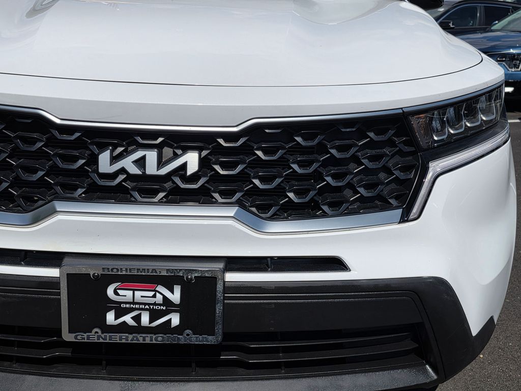 2022 Kia Sorento LX photo 25