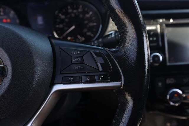 2018 Nissan Rogue SV photo 25