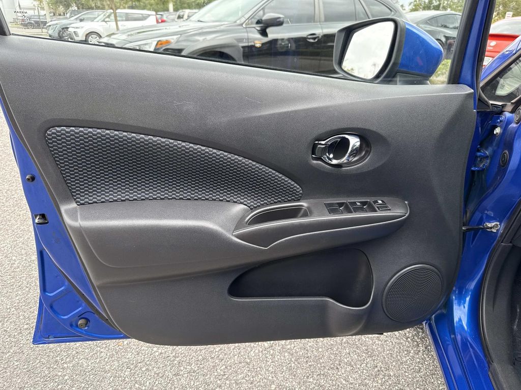 2016 Nissan Versa Note SV photo 18