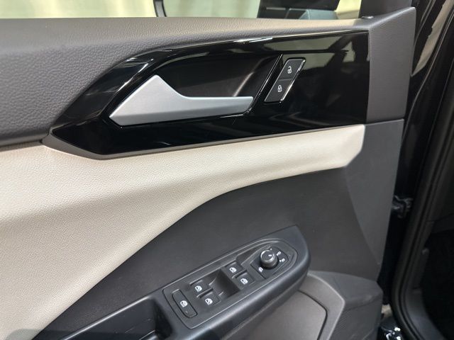 2025 Volkswagen Taos S photo 11