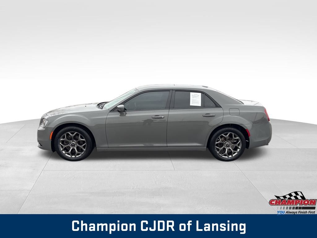 2017 Chrysler 300 S photo 4