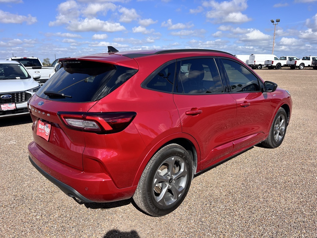 2024 Ford Escape ST-Line photo 4