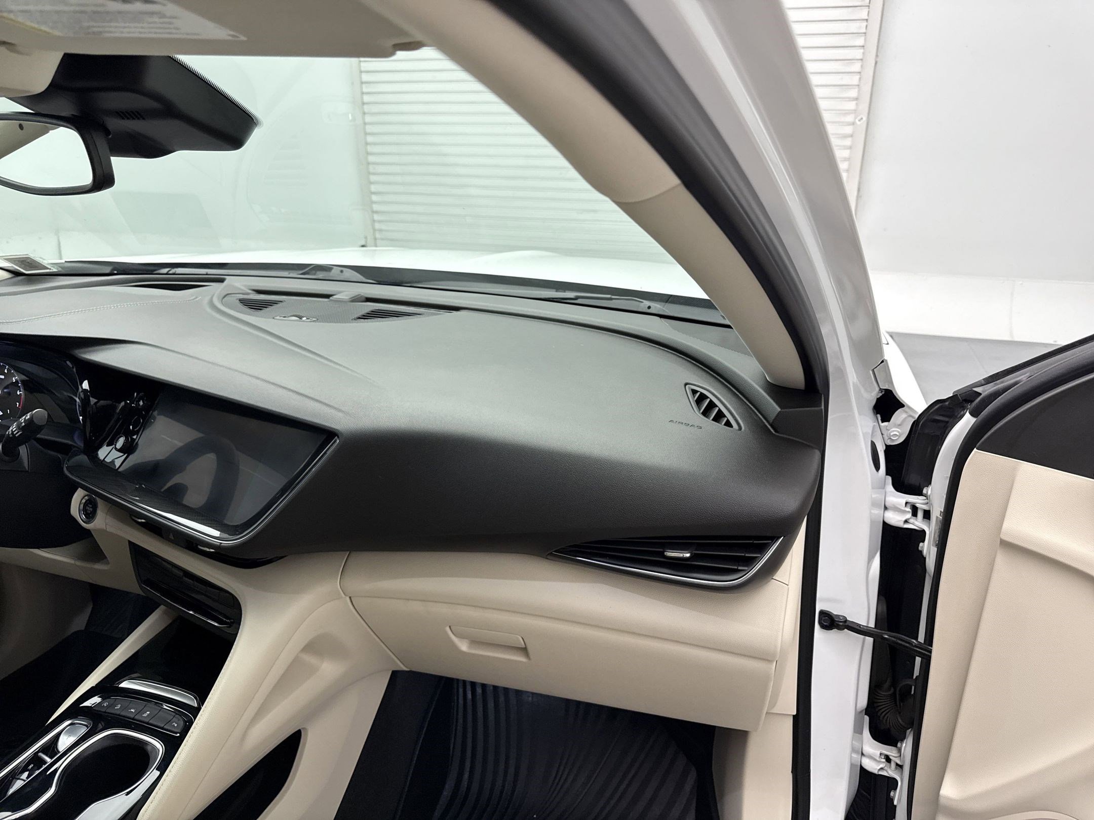 2022 Buick Envision Essence photo 26