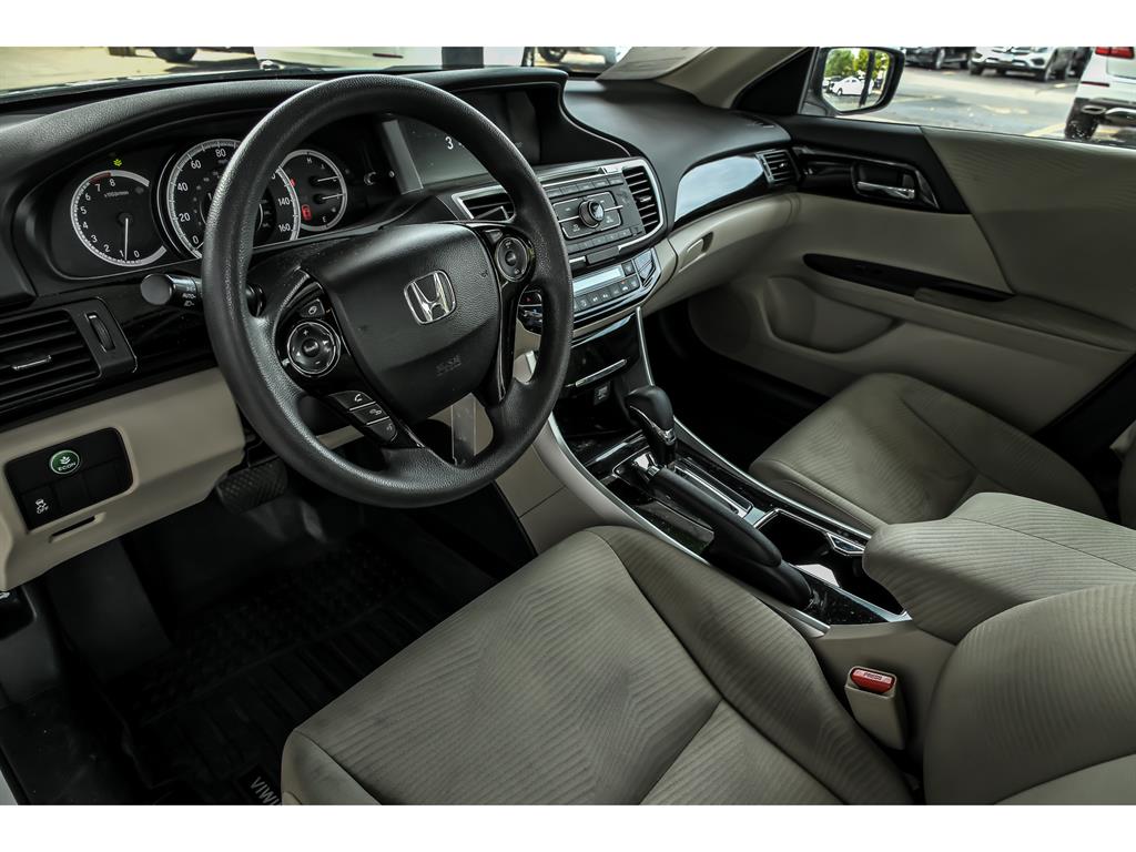 2016 Honda Accord LX photo 10