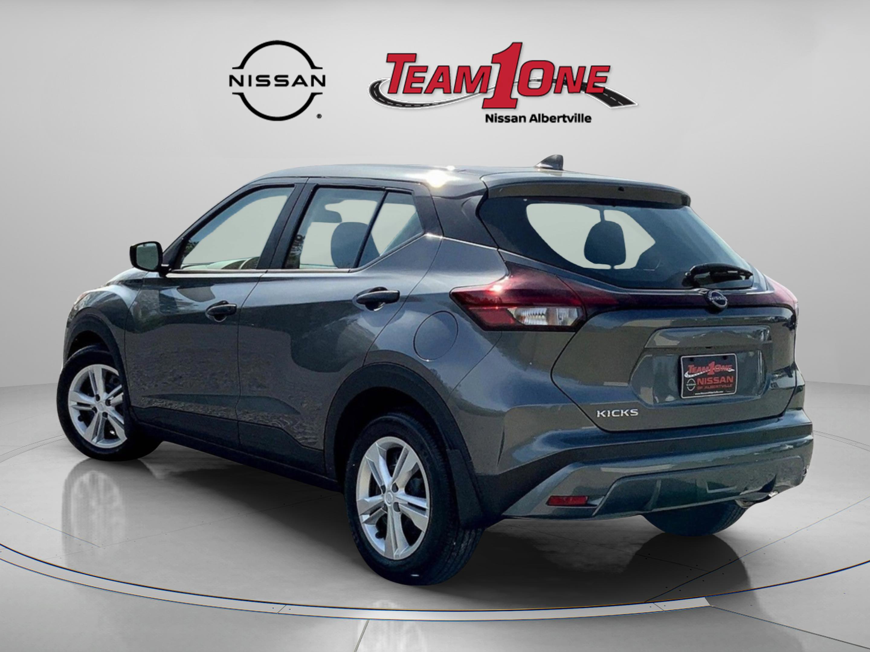 2025 Nissan Kicks Play S photo 3