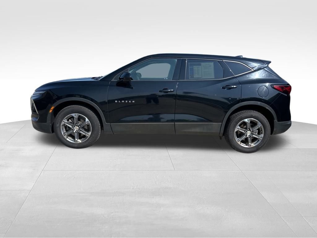 2023 Chevrolet Blazer 2LT photo 2