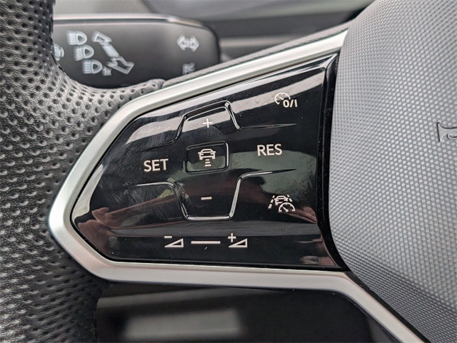 2024 Volkswagen Tiguan SE R-Line Black photo 21