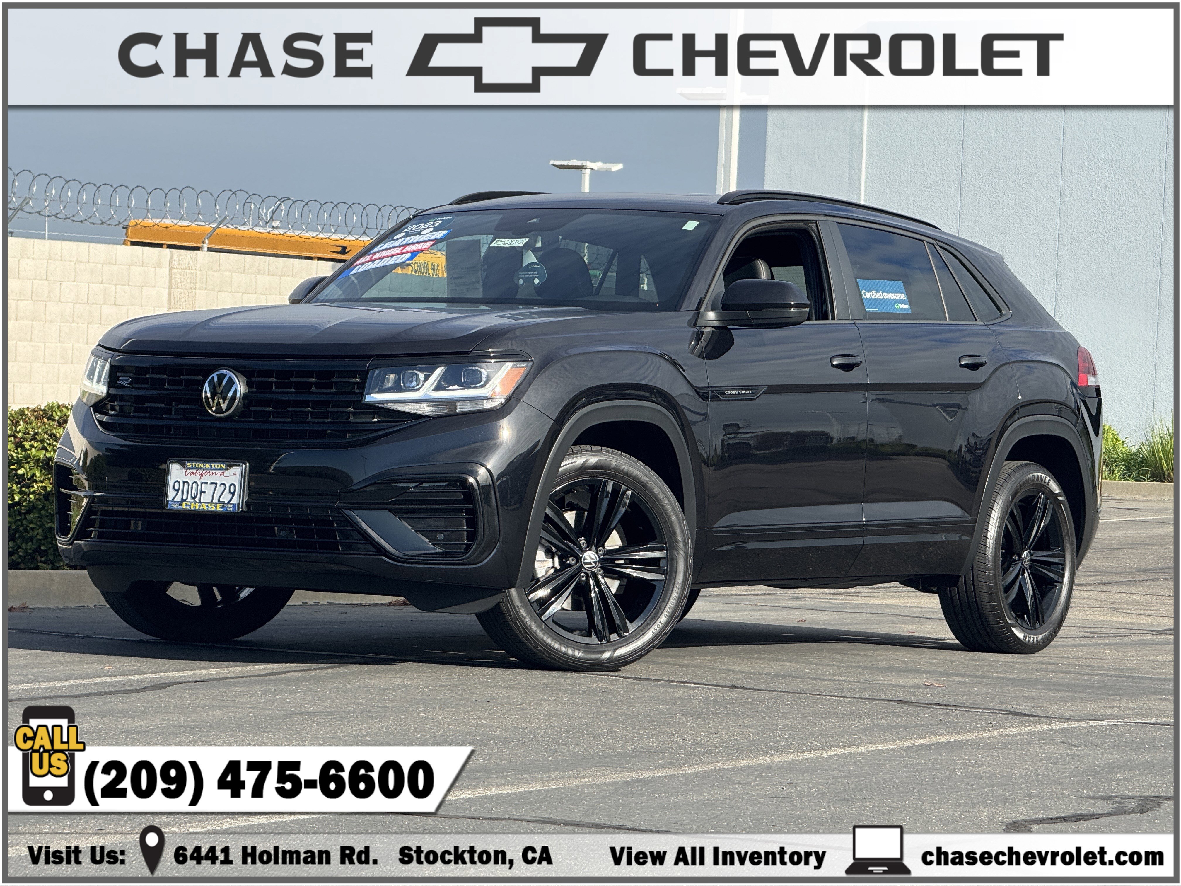 2023 Volkswagen Atlas Cross Sport SEL R-Line Black's photo