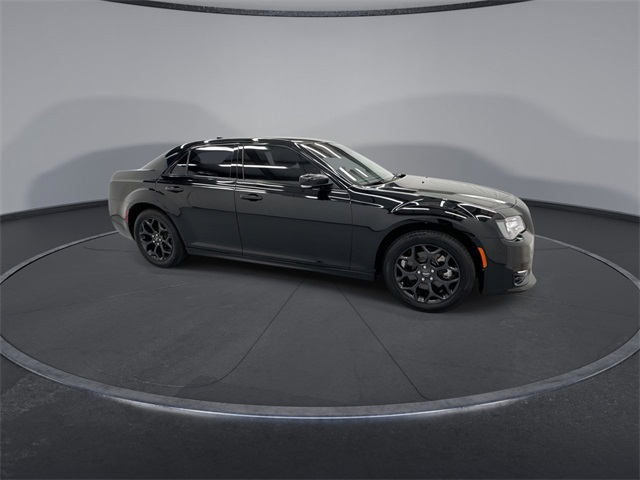 2022 Chrysler 300 Touring L photo 2
