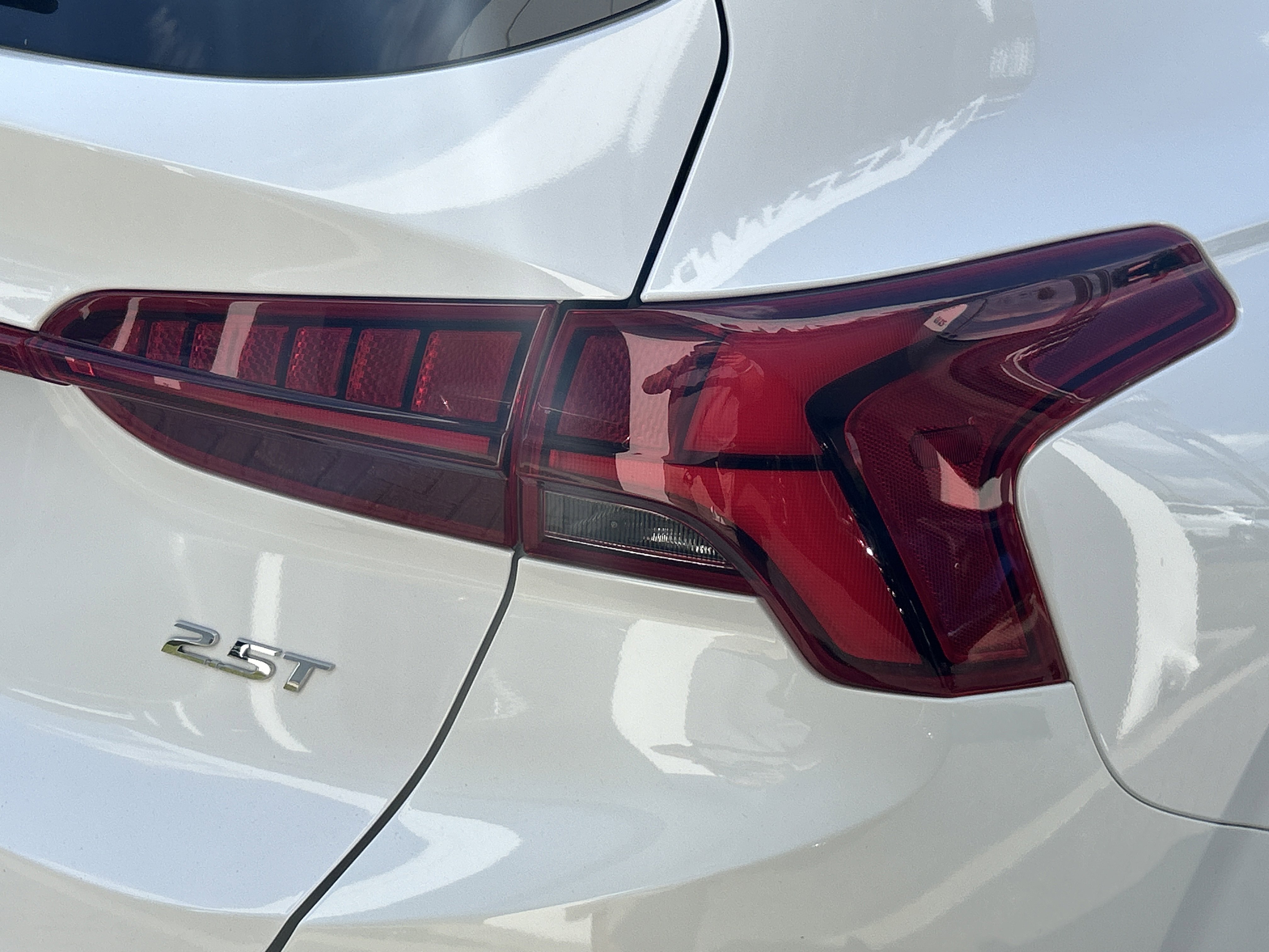 2022 Hyundai Santa Fe Limited photo 3