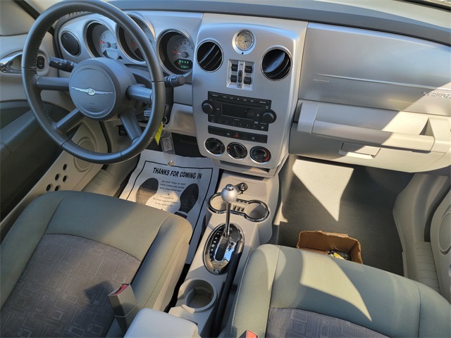 2010 Chrysler PT Cruiser Touring photo 29