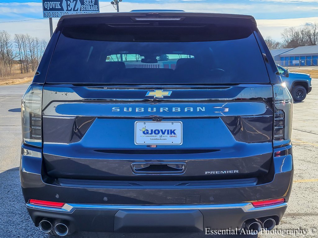 2025 Chevrolet Suburban Premier photo 4