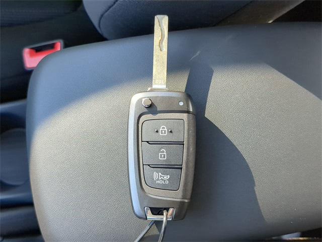2025 Hyundai Venue SE photo 24