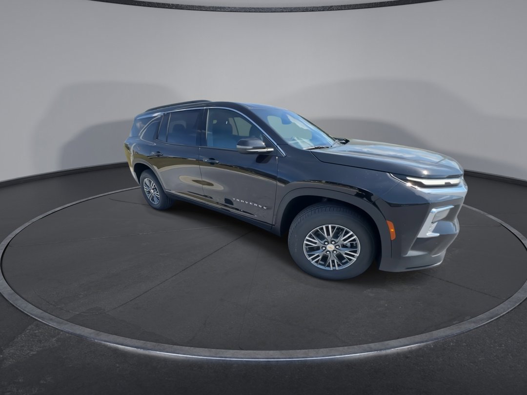 2026 Chevrolet Traverse 2LT photo 2