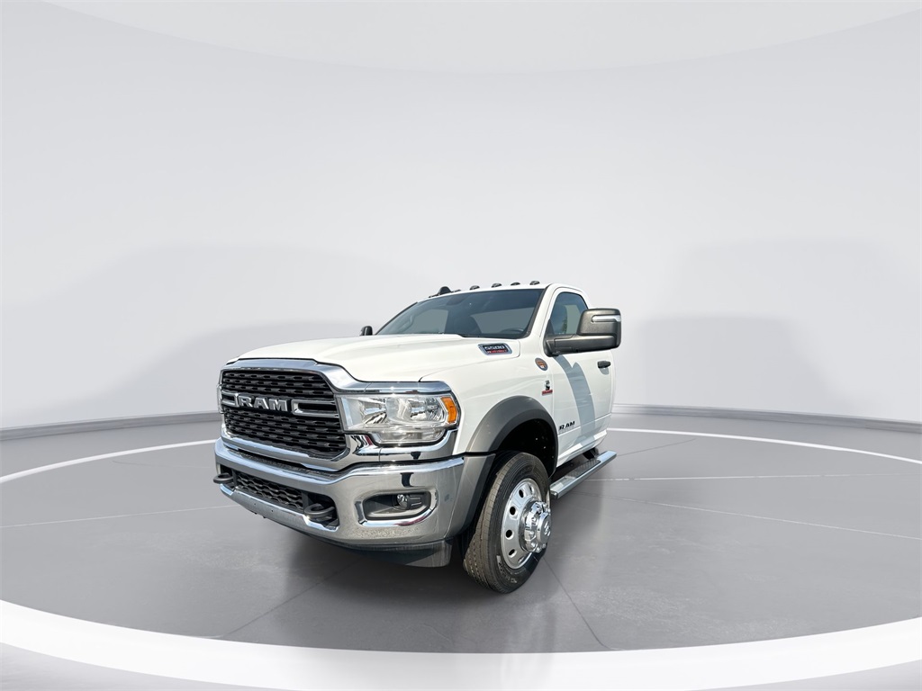 2024 Ram 5500 SLT photo 4