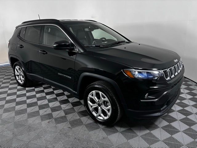 2025 Jeep Compass Latitude's photo