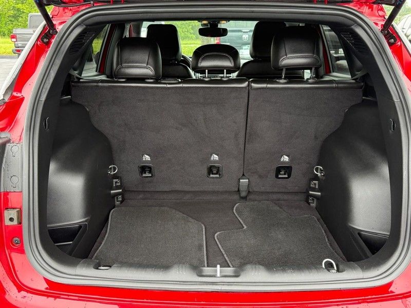 2022 Jeep Compass Limited Red Edition photo 4