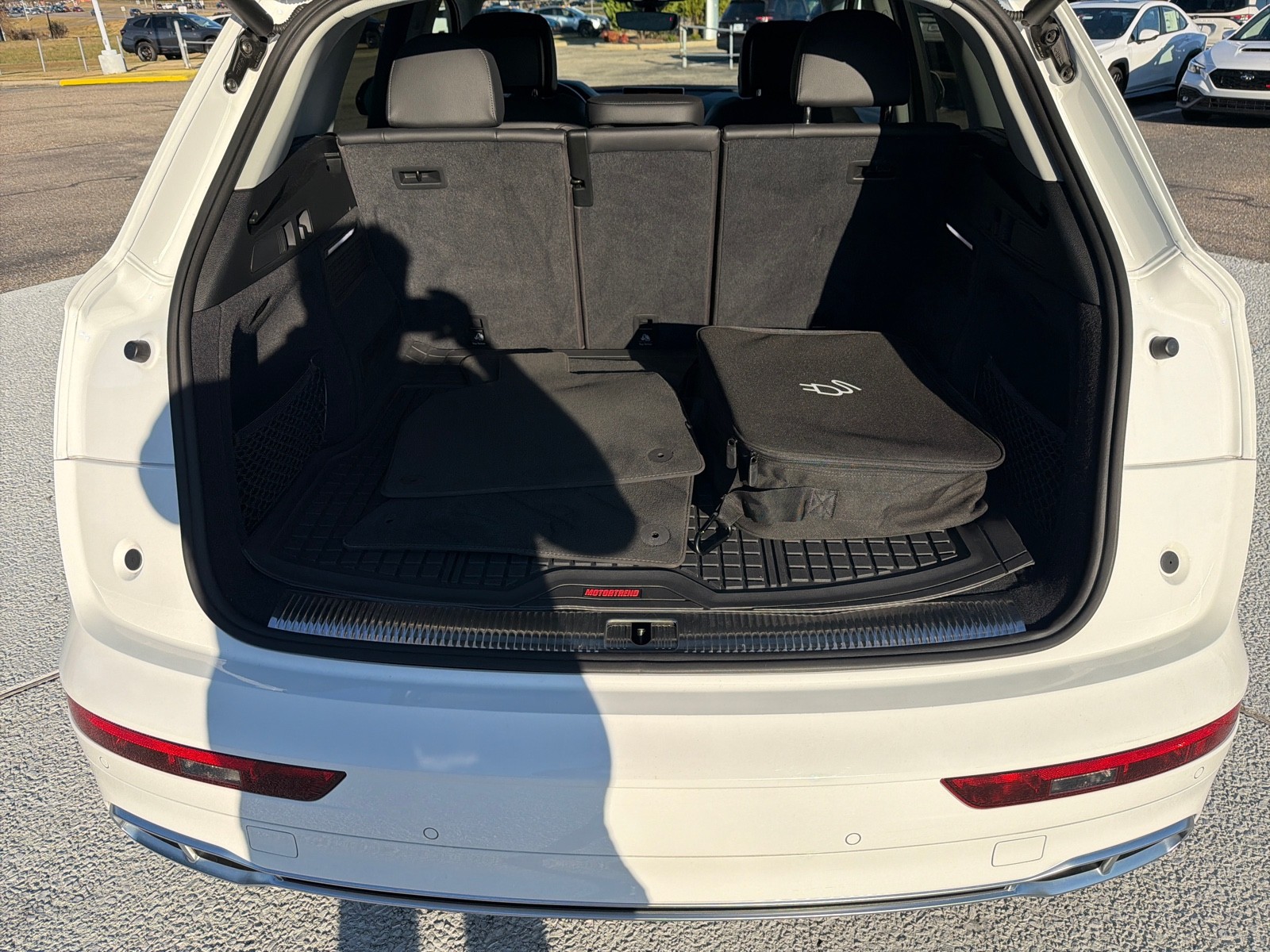 2020 Audi Q5 Premium Plus 55 TFSI e photo 4