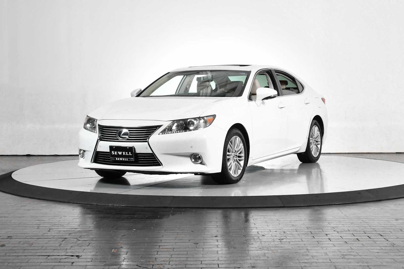 2013 Lexus ES 350's photo