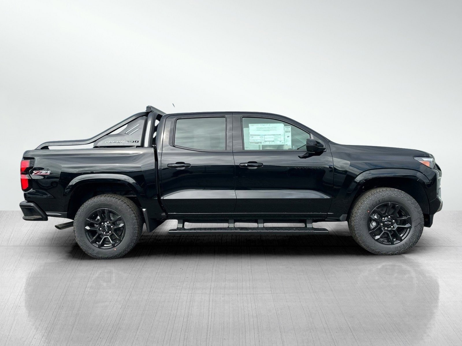 2025 Chevrolet Colorado Z71 photo 3