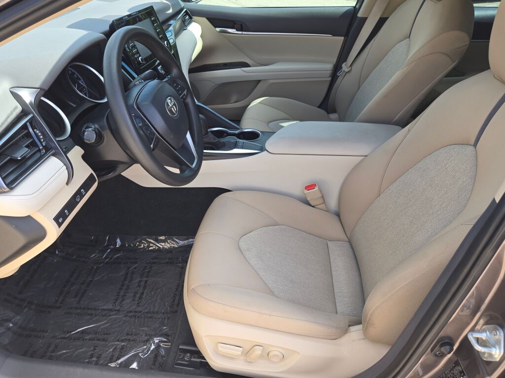 2022 Toyota Camry LE photo 14