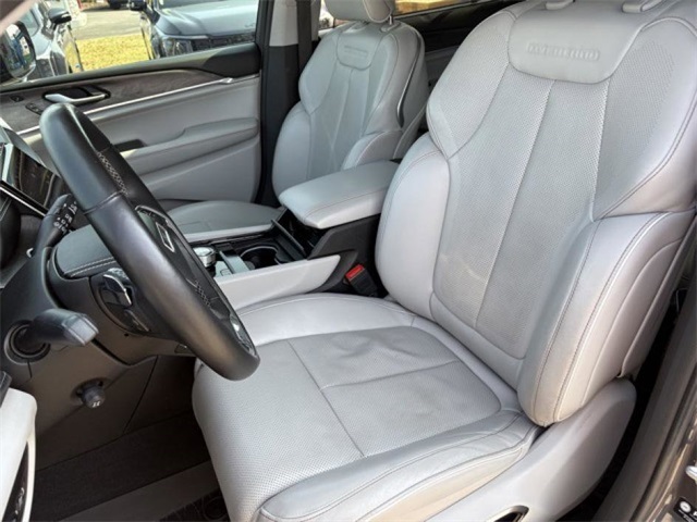 2021 Jeep Grand Cherokee Overland photo 24